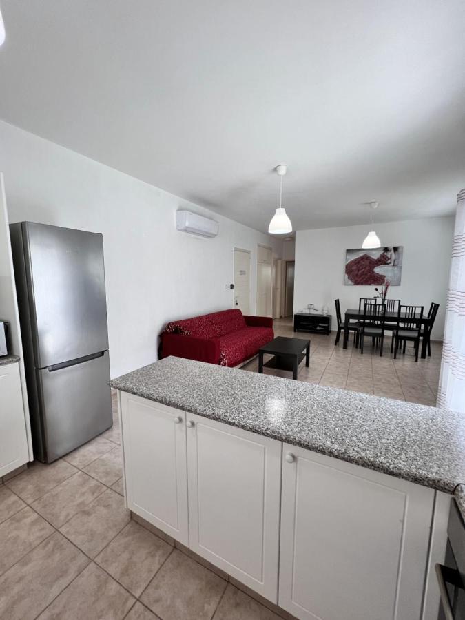 Pafia Sunbeach Townhouse Paphos ภายนอก รูปภาพ