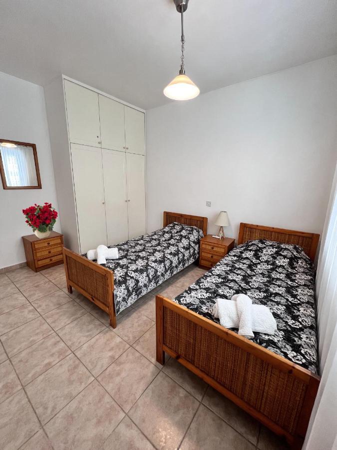 Pafia Sunbeach Townhouse Paphos ภายนอก รูปภาพ