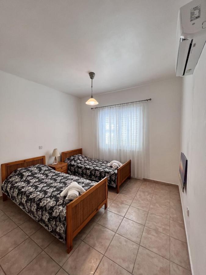 Pafia Sunbeach Townhouse Paphos ภายนอก รูปภาพ