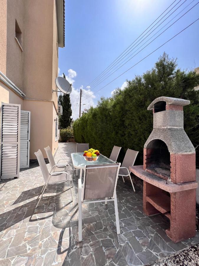 Pafia Sunbeach Townhouse Paphos ภายนอก รูปภาพ